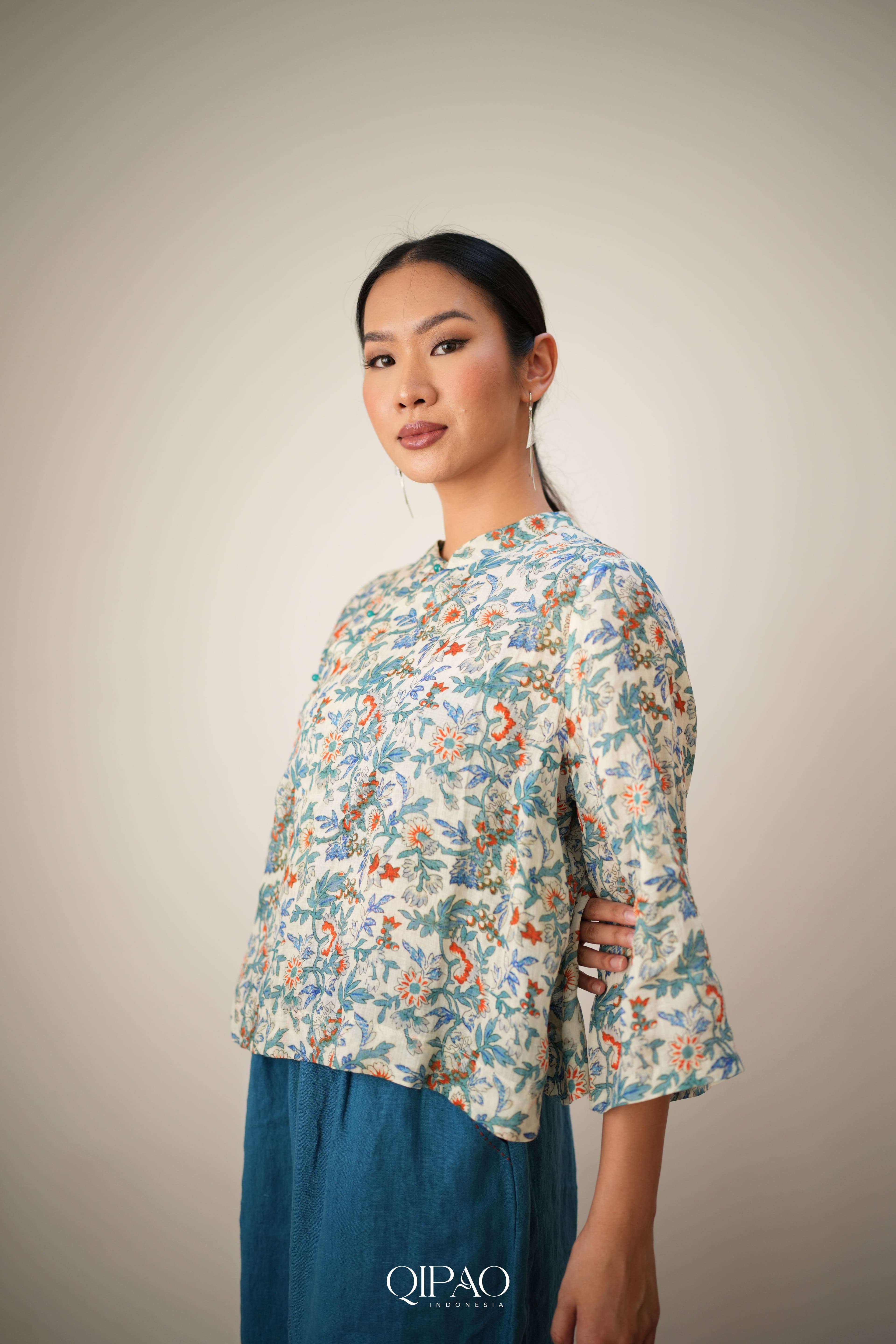 Floral Teal Ramie Qipao Blouse - 1