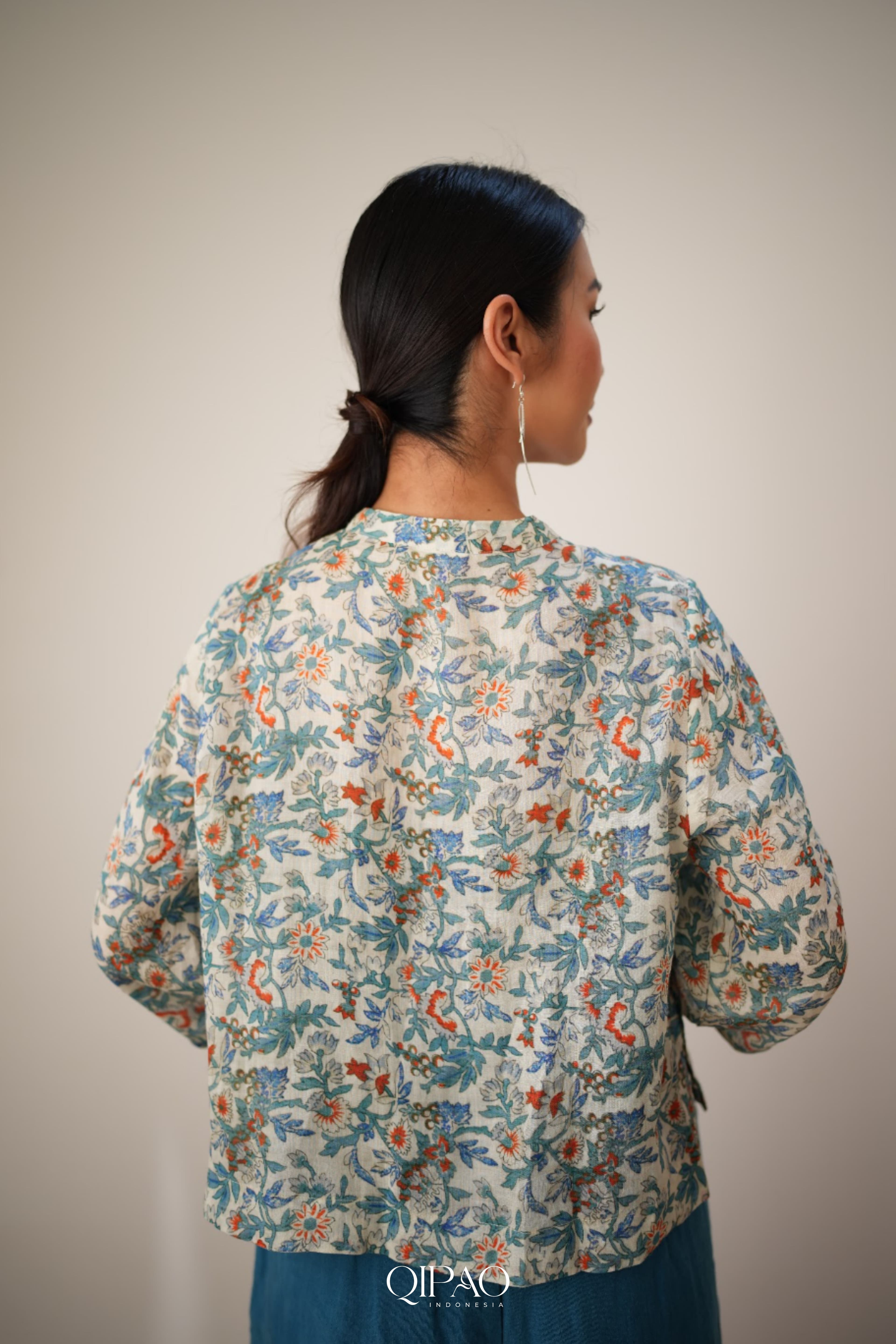 Floral Teal Ramie Qipao Blouse - 4