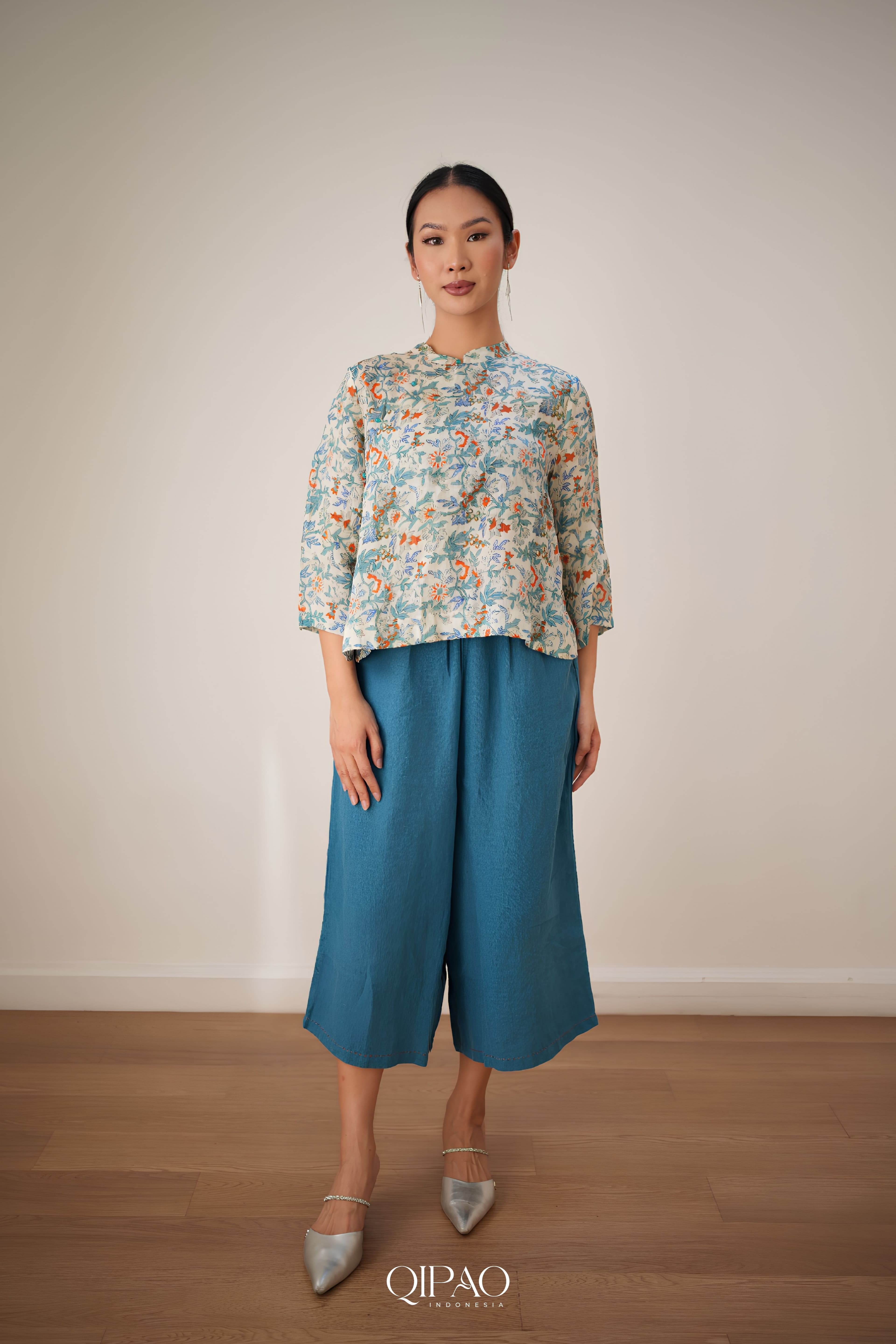 Floral Teal Ramie Qipao Blouse - 3